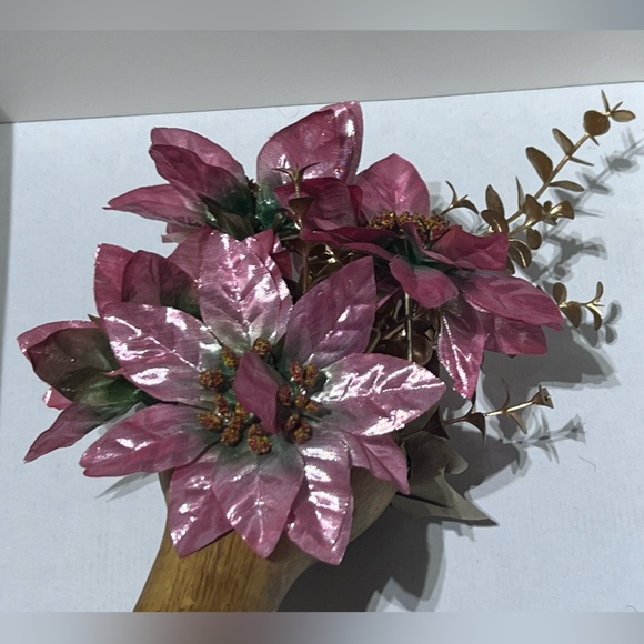 ❗️5/$10 - Painted Vase with artificial flower arrangement - Picture 3 of 4